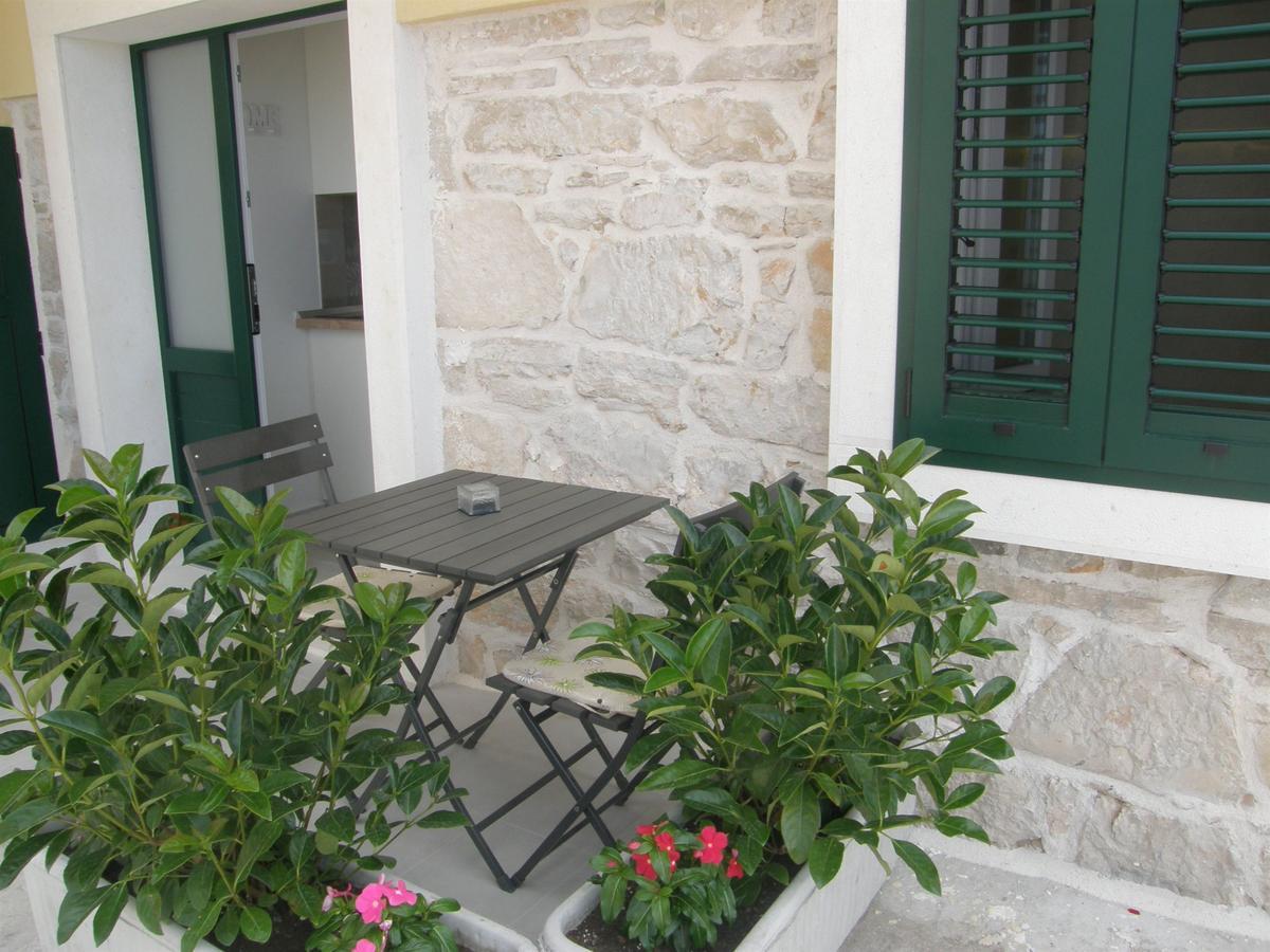 Apartments Mare Primosten Exterior photo